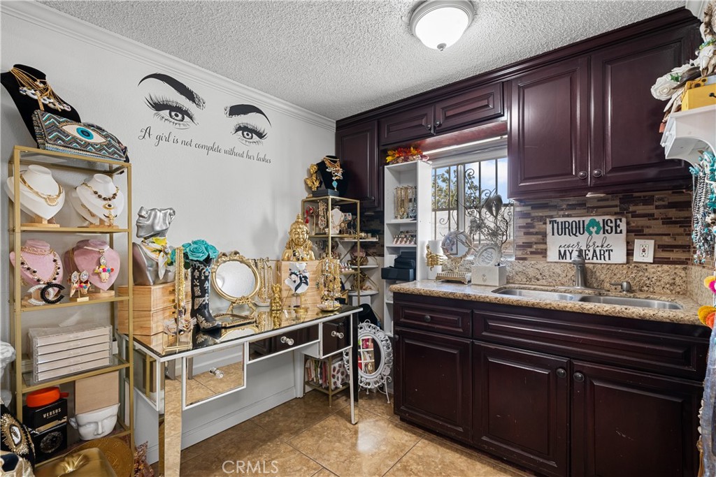 178 E 49th Street Property Photo 16