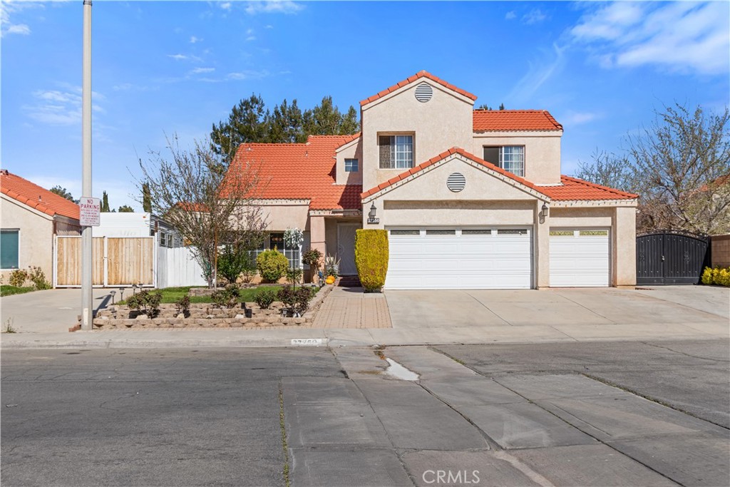 37350 42nd Street E Property Photo