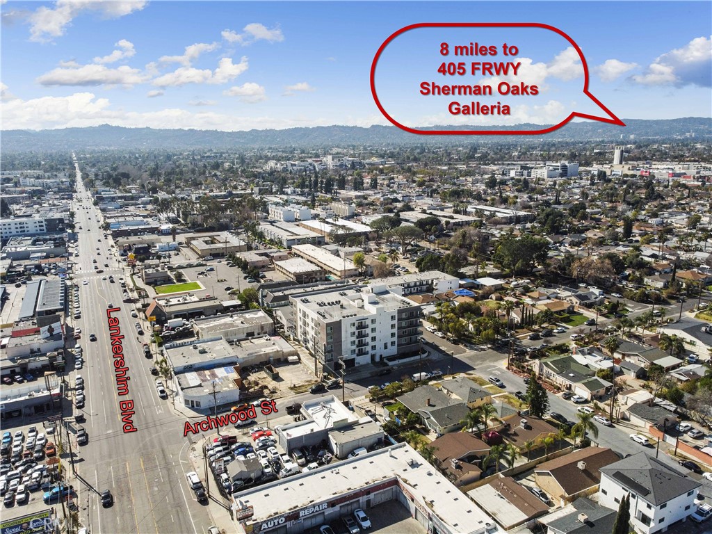 11714 Archwood Street 406 Property Photo 4