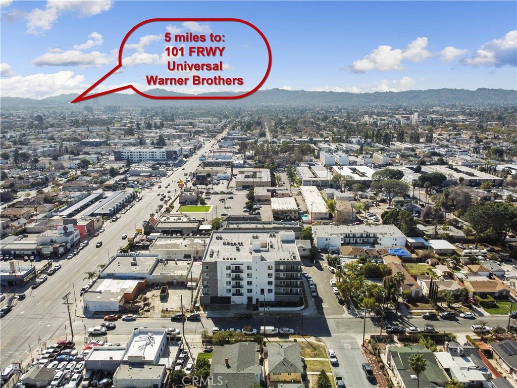 11714 Archwood Street 406 Property Photo 6