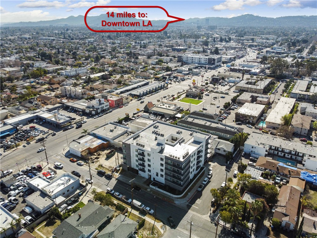 11714 Archwood Street 406 Property Photo 7