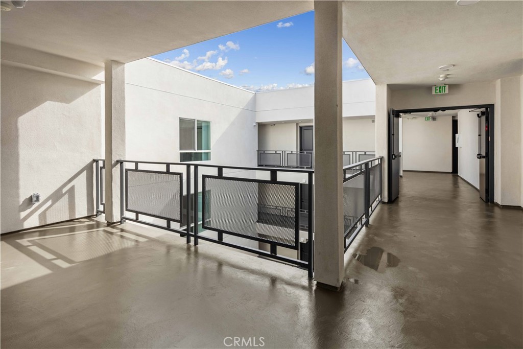 11714 Archwood Street 406 Property Photo 11