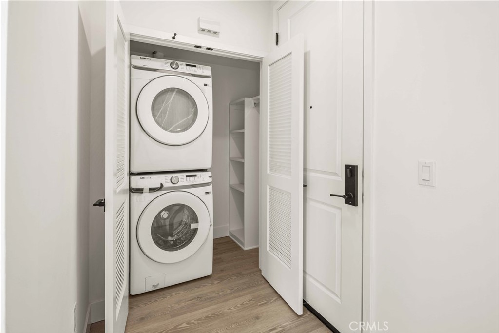 11714 Archwood Street 406 Property Photo 21