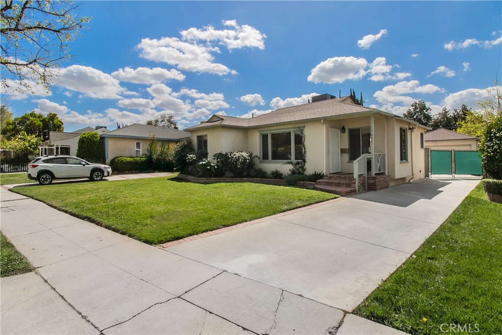Lake Balboa Real Estate Listings Main Image