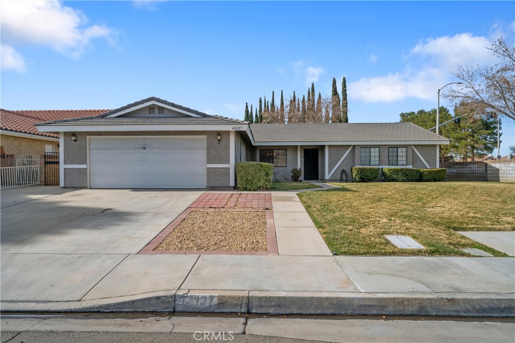 43137 32nd Street W Property Photo