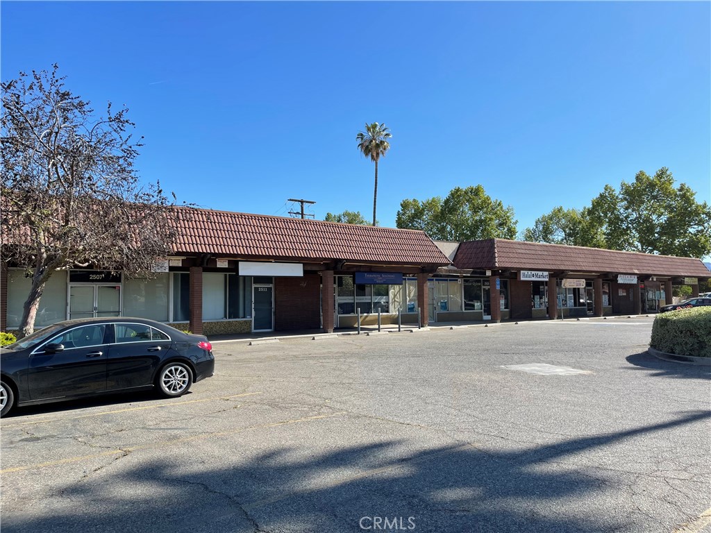 2503 Royal Avenue Property Photo 4