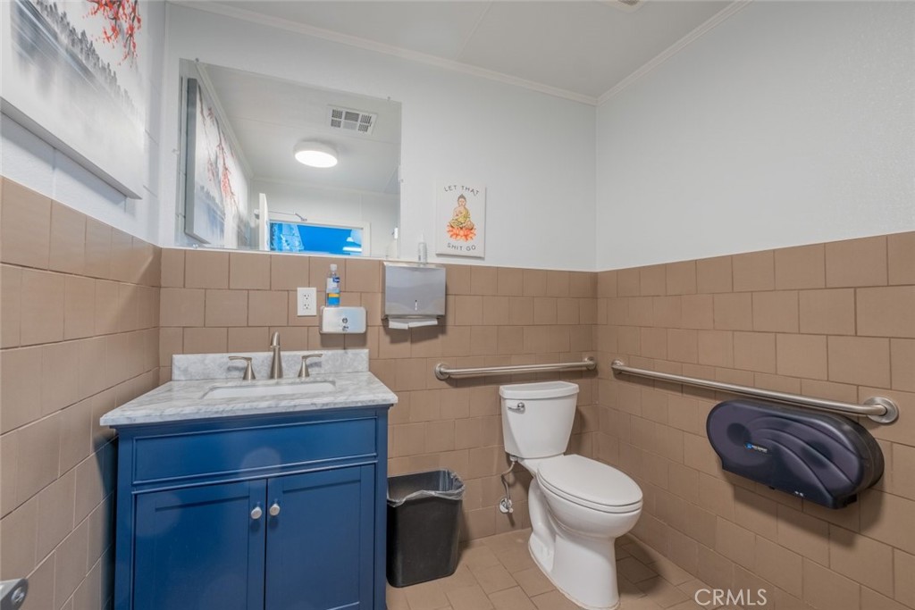 8707 Lindley Avenue G Property Photo 16