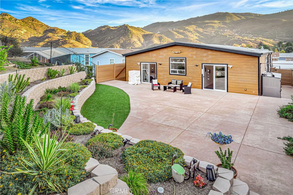30473 Mulholland 196