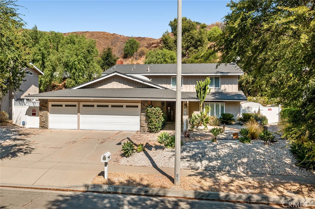 27045 Esward Drive Property Photo 2