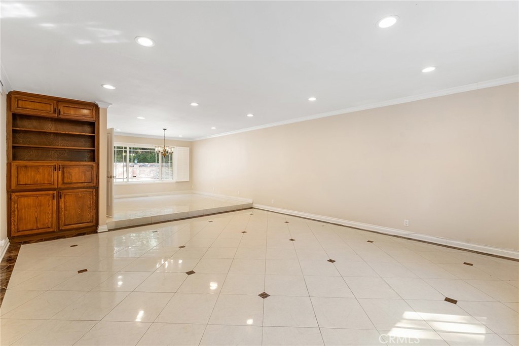 27045 Esward Drive Property Photo 11
