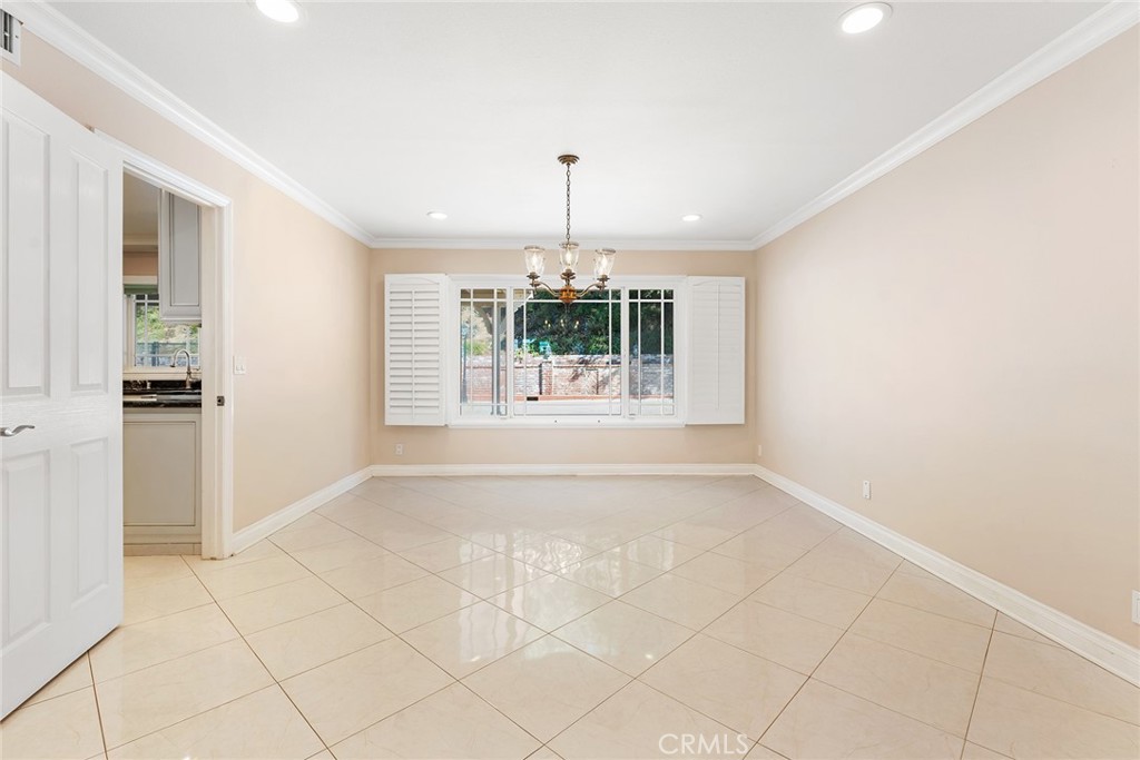 27045 Esward Drive Property Photo 12