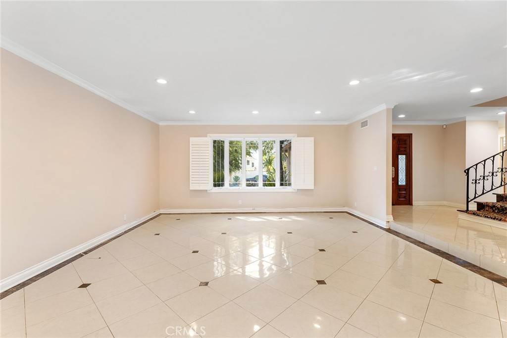 27045 Esward Drive Property Photo 14