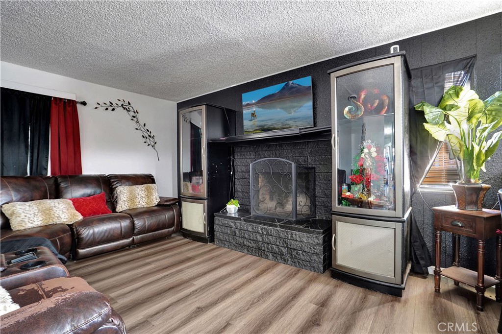 18165 Lilac Road Property Photo 10