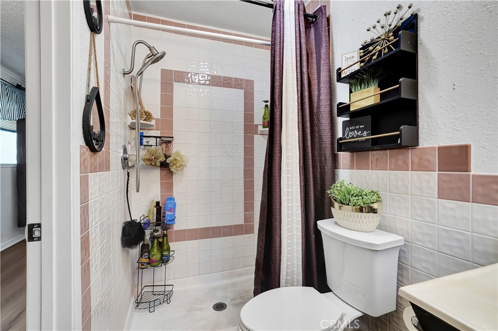 18165 Lilac Road Property Photo 24
