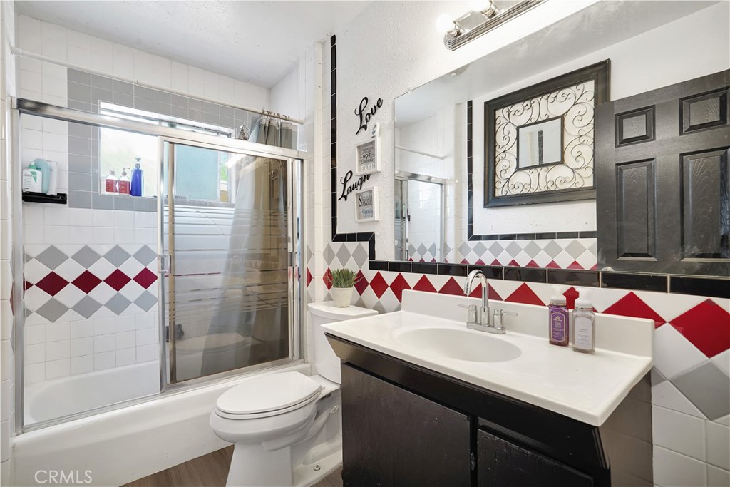 18165 Lilac Road Property Photo 26