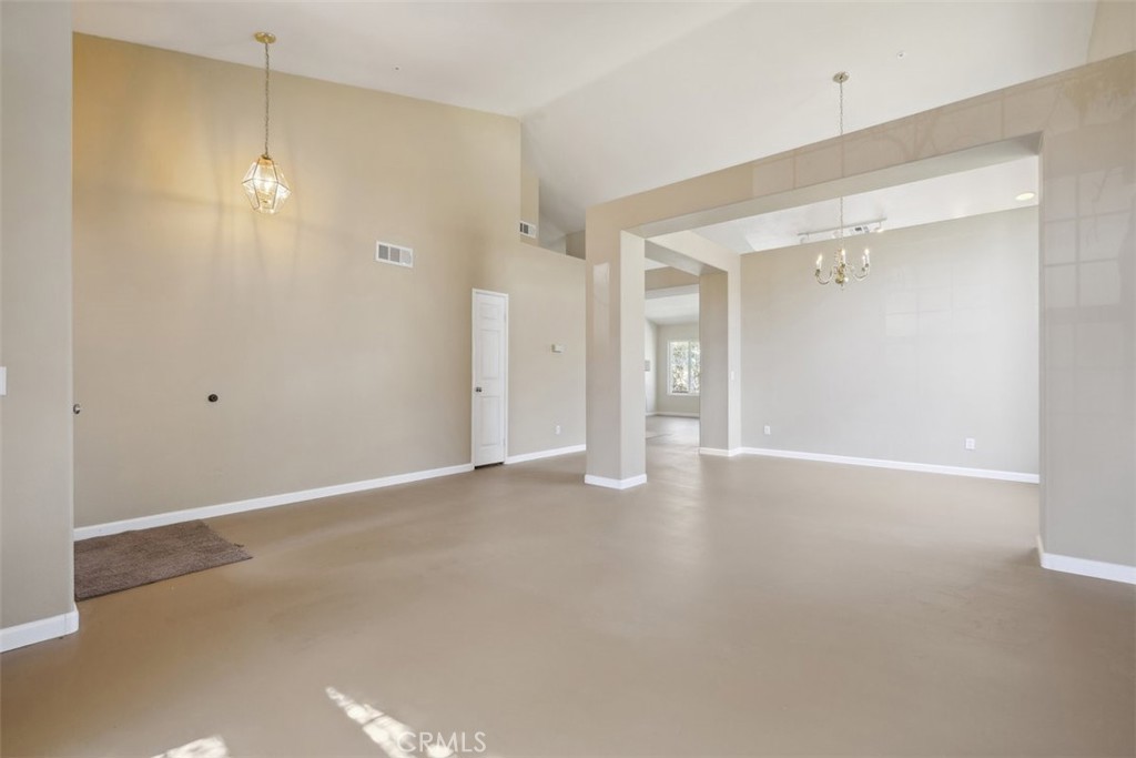 2751 Windcrest Court Property Photo 4