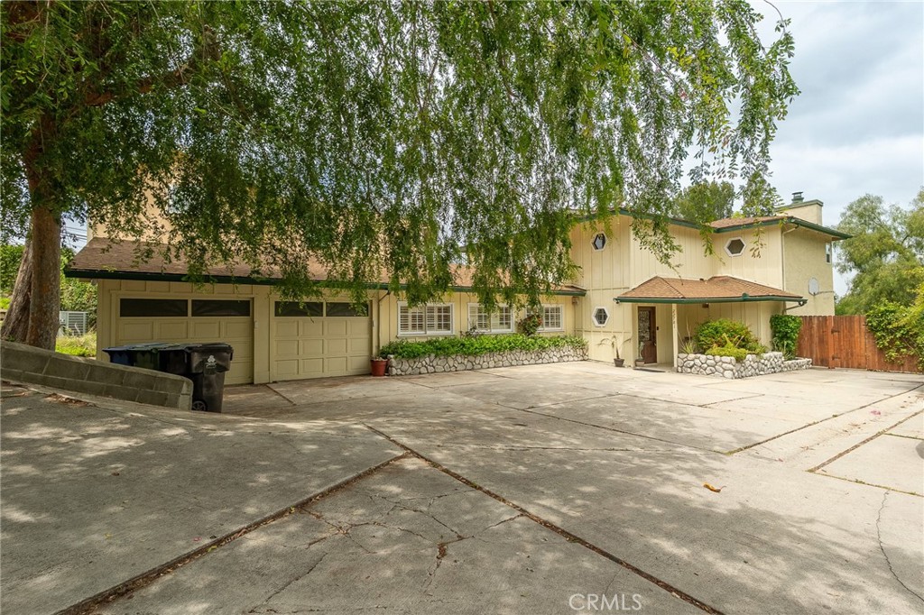 22781 Macfarlane Drive Property Photo 1