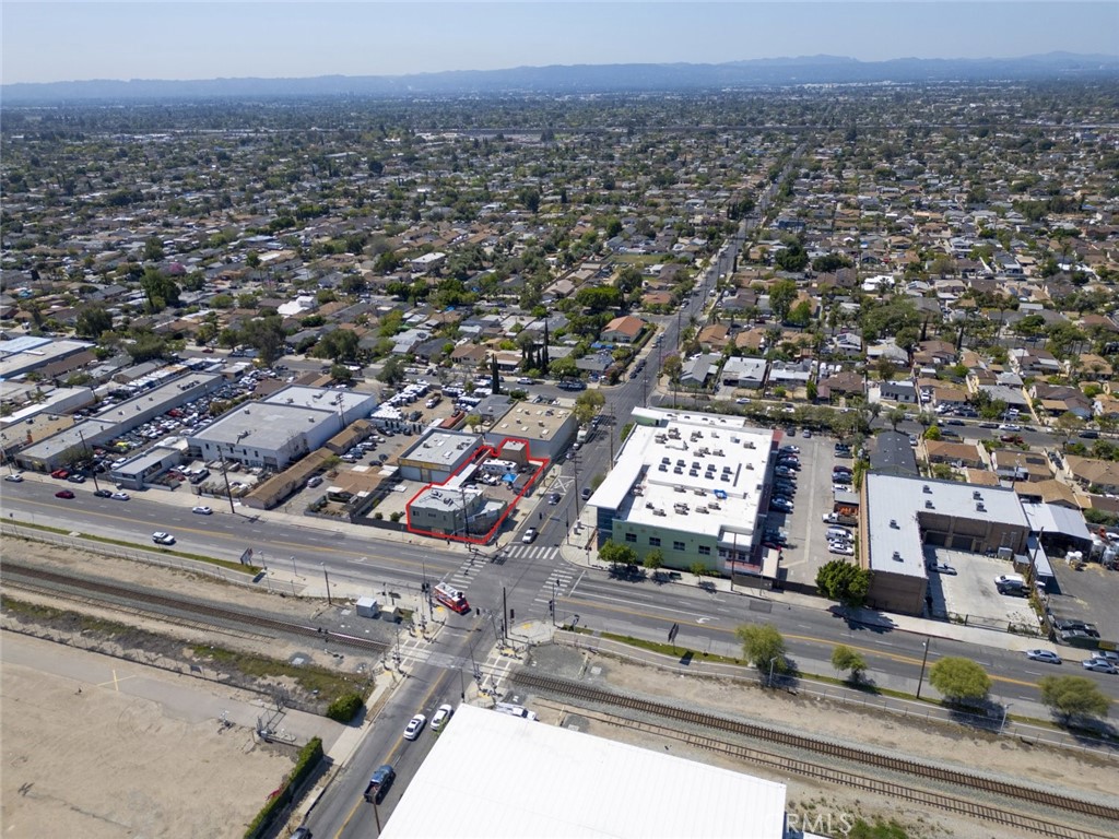10615 San Fernando Road Property Photo 2