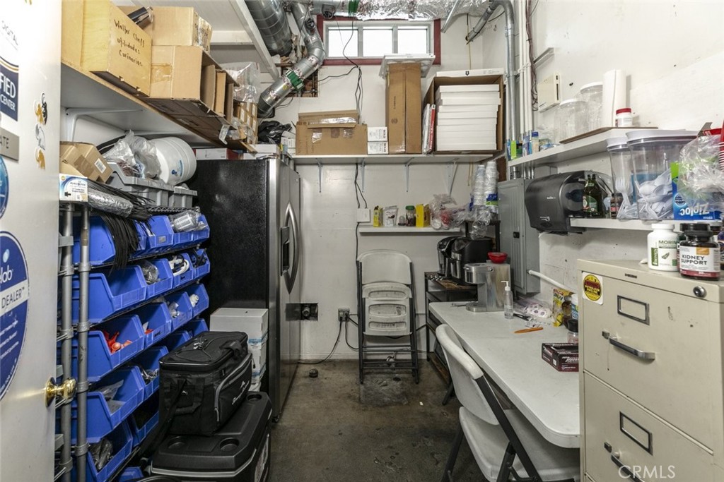 10615 San Fernando Road Property Photo 16