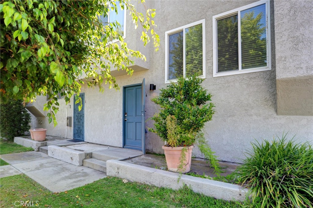 15305 S Berendo Avenue 4 Property Photo 1