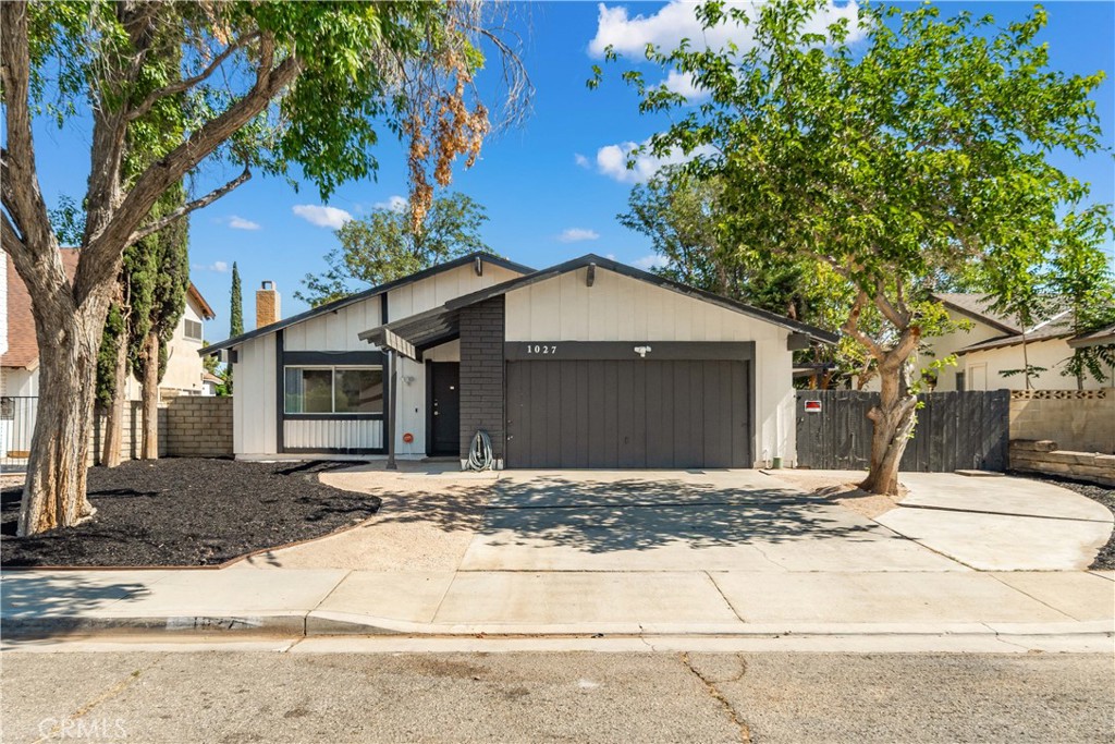 1027 Caperton Street Property Photo 1