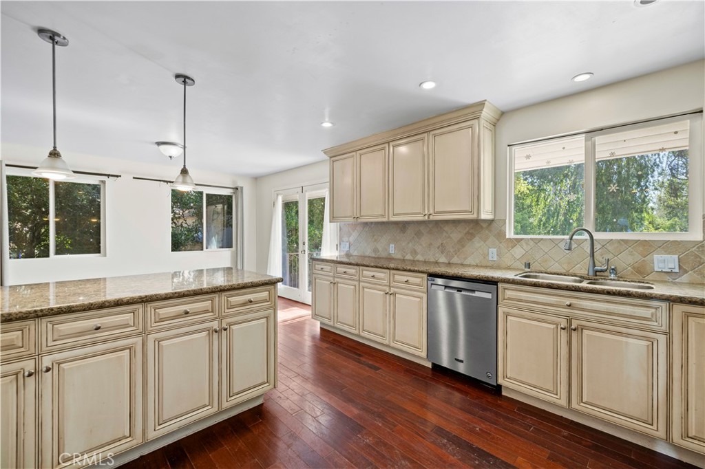 4952 Alta Canyada Road W Property Photo 6