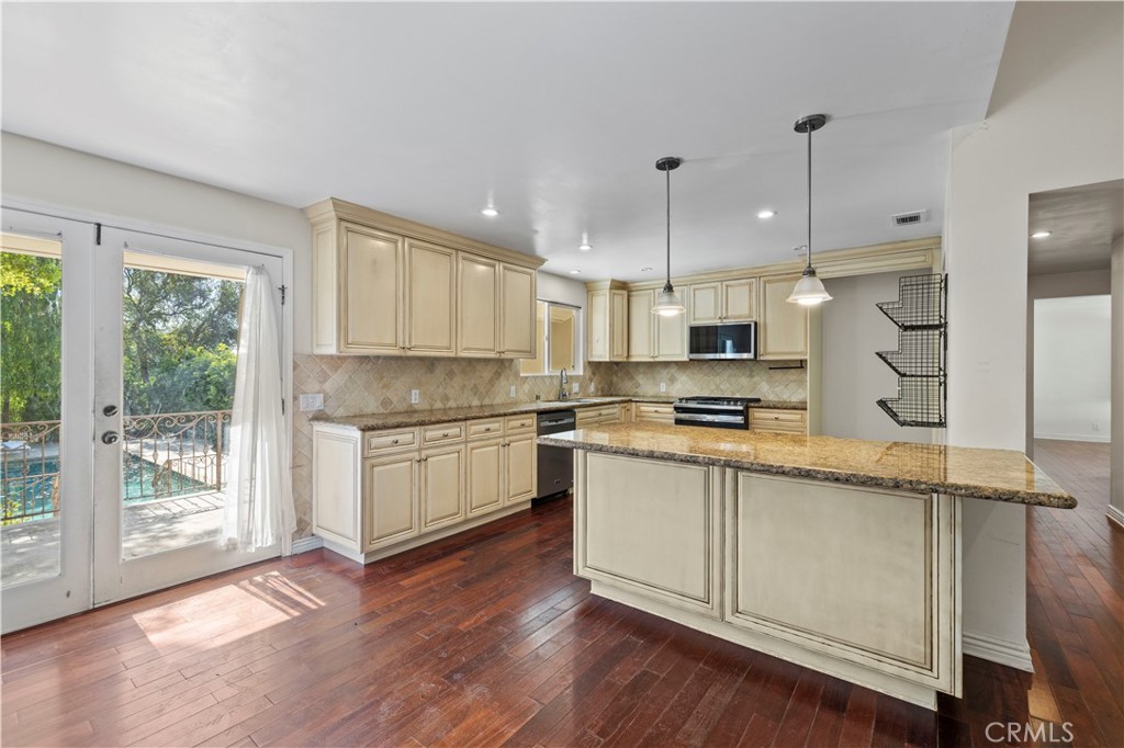 4952 Alta Canyada Road W Property Photo 7