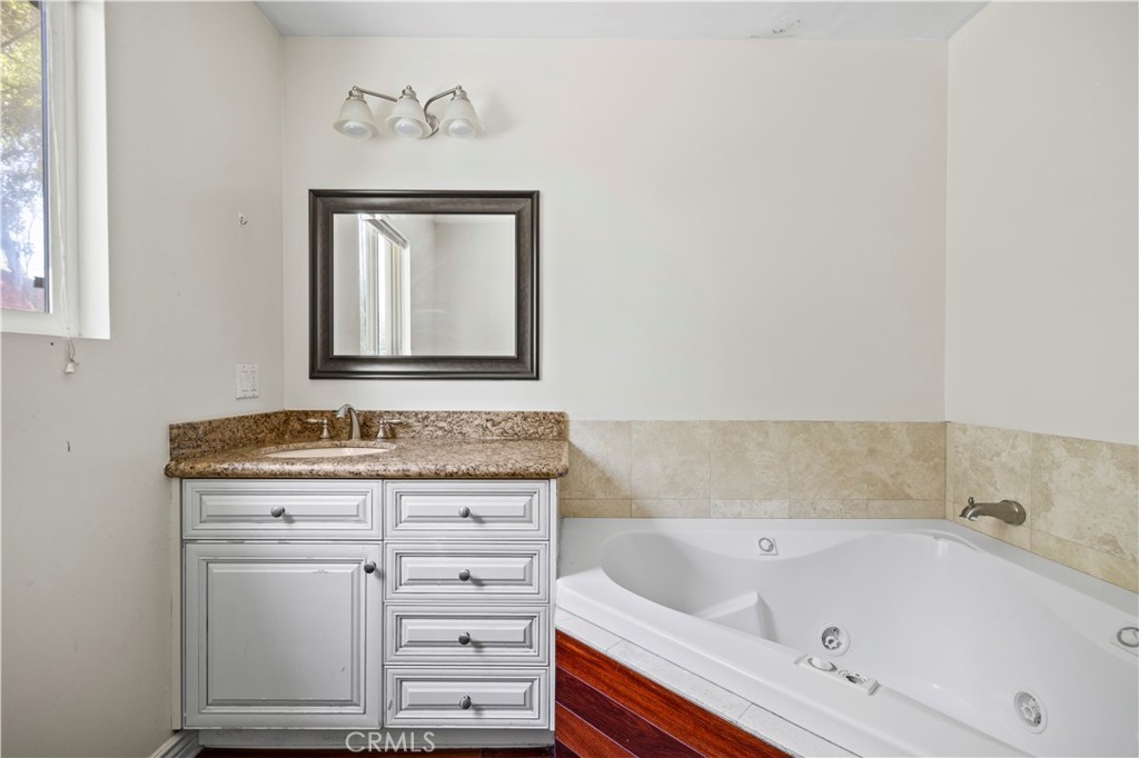 4952 Alta Canyada Road W Property Photo 23