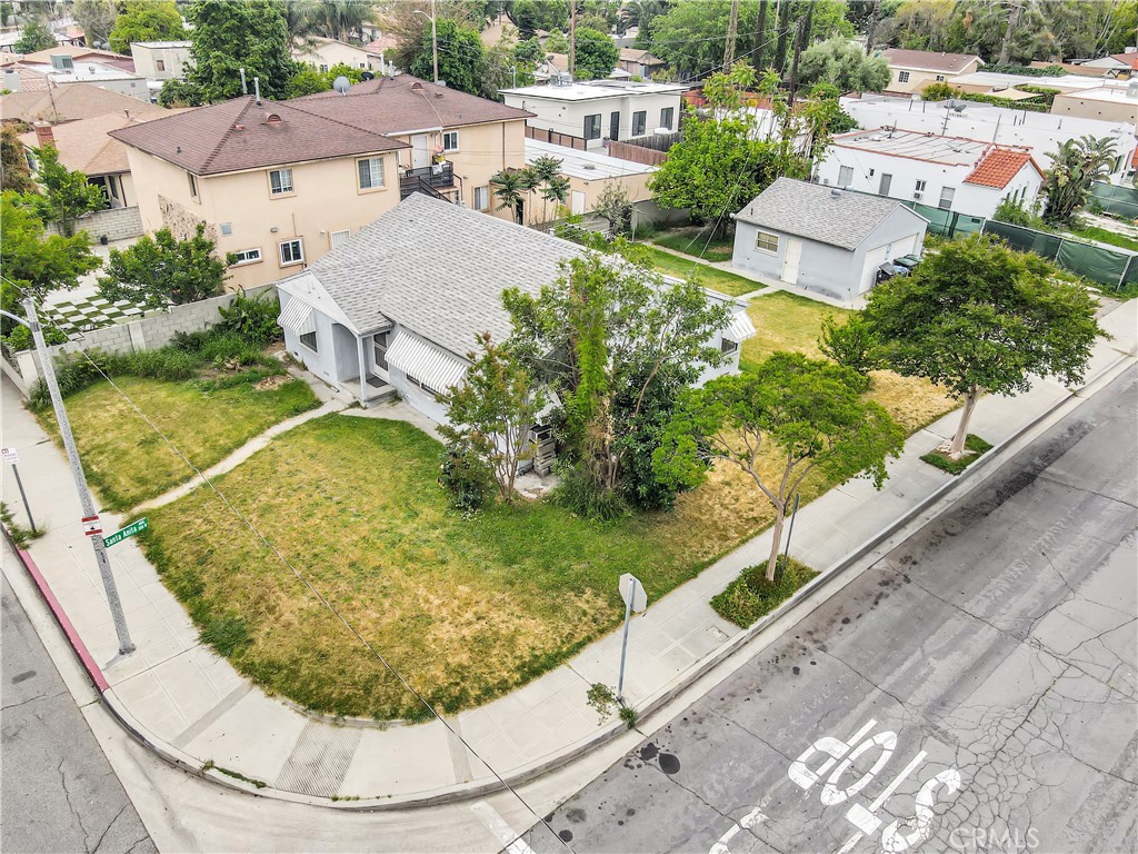 501 S Lake Street Property Photo 1