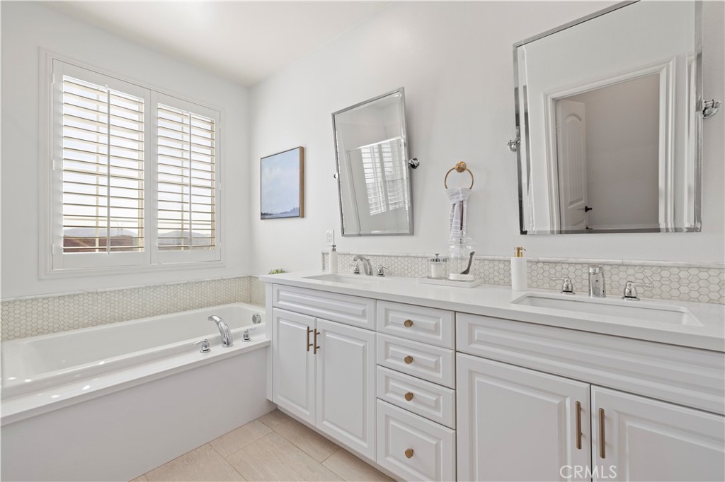 29034 Via Patina Property Photo 29