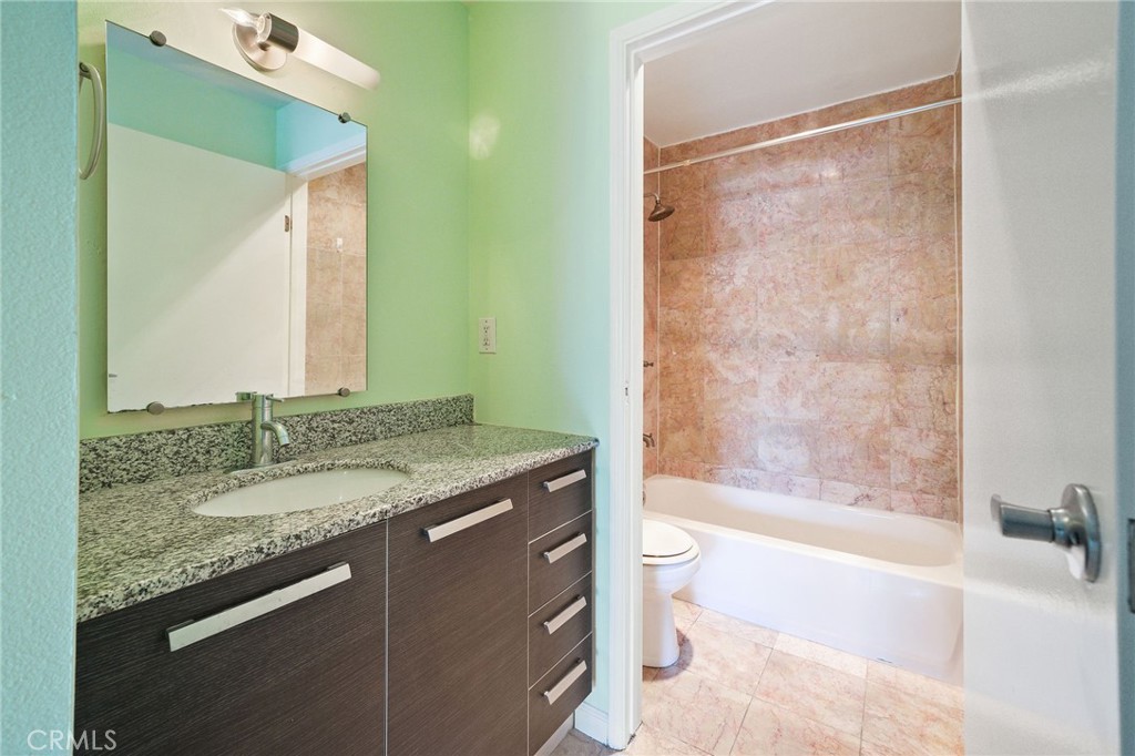 7254 Vassar Avenue 303 Property Photo 10