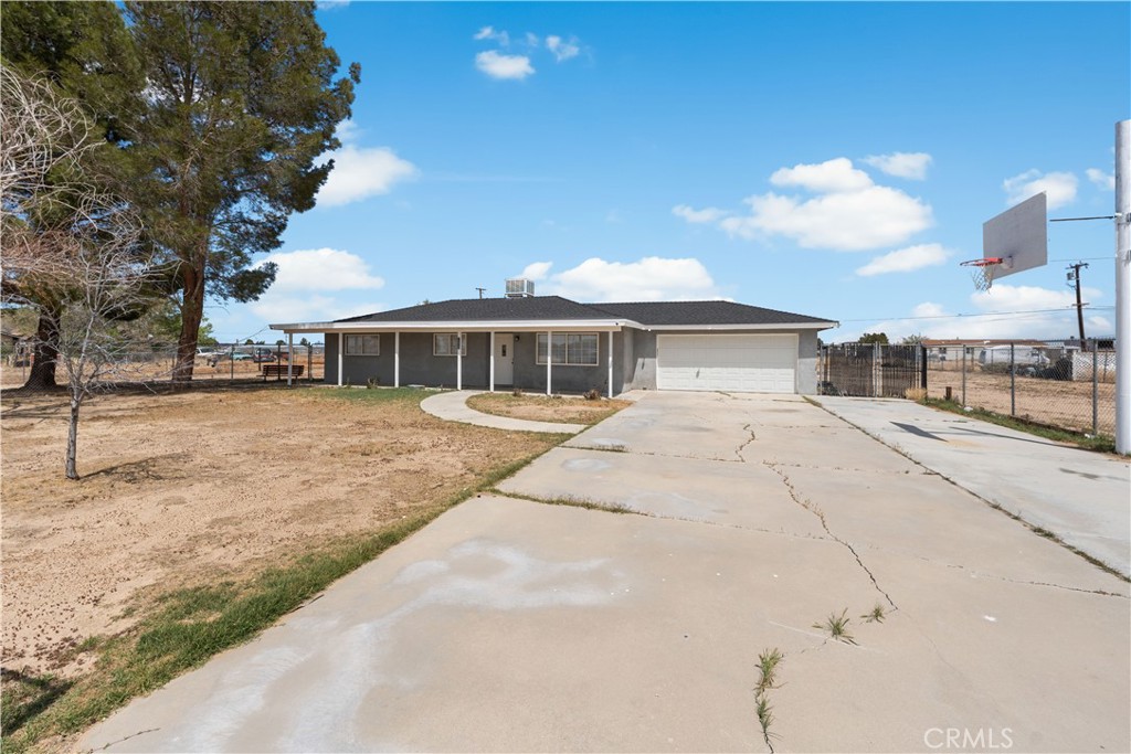 16915 Bellaire Avenue Property Photo 1