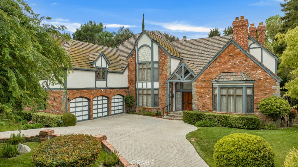 4619 Westchester Drive Property Photo