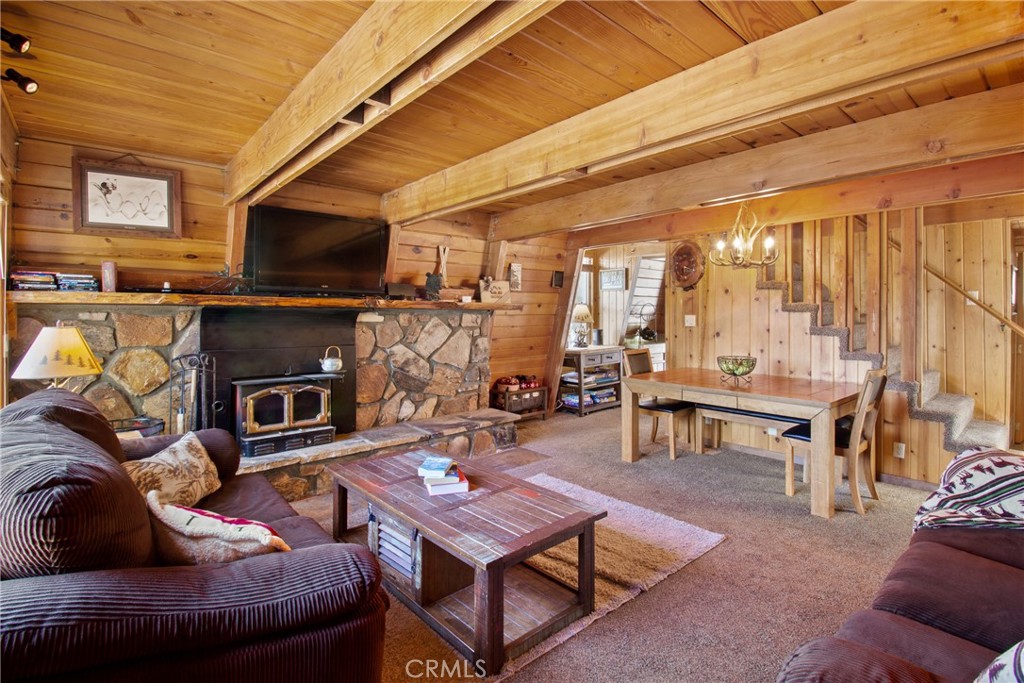 1124 Club View Drive Property Photo