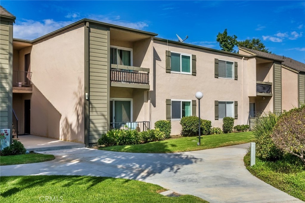 24420 Nicklaus Drive J5 Property Photo 1