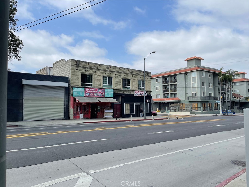 2240 W Temple Street Property Photo 1