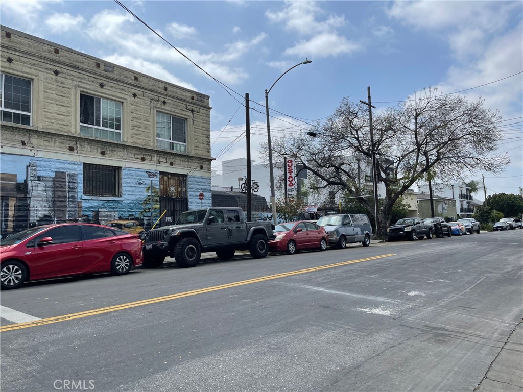 2240 W Temple Street Property Photo 4