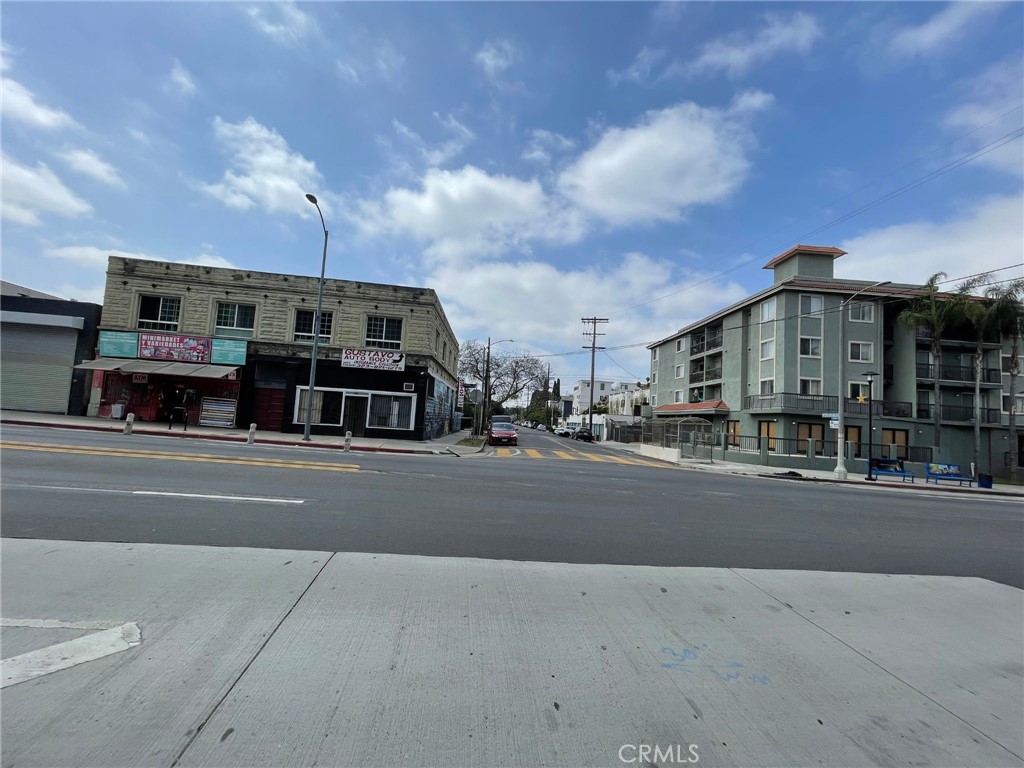 2240 W Temple Street Property Photo 6