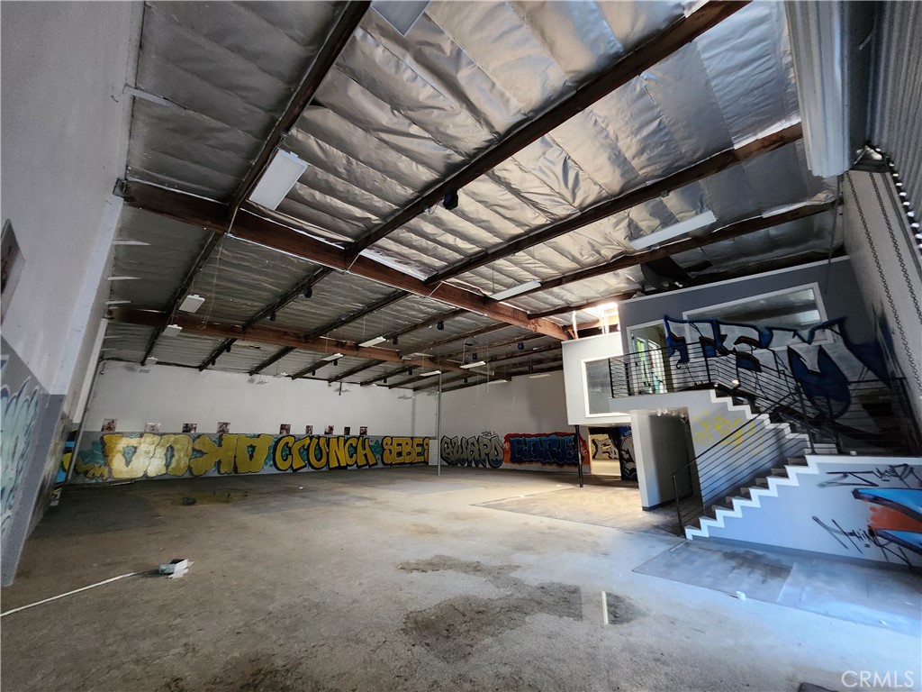 13501 S Main Street Property Photo 13