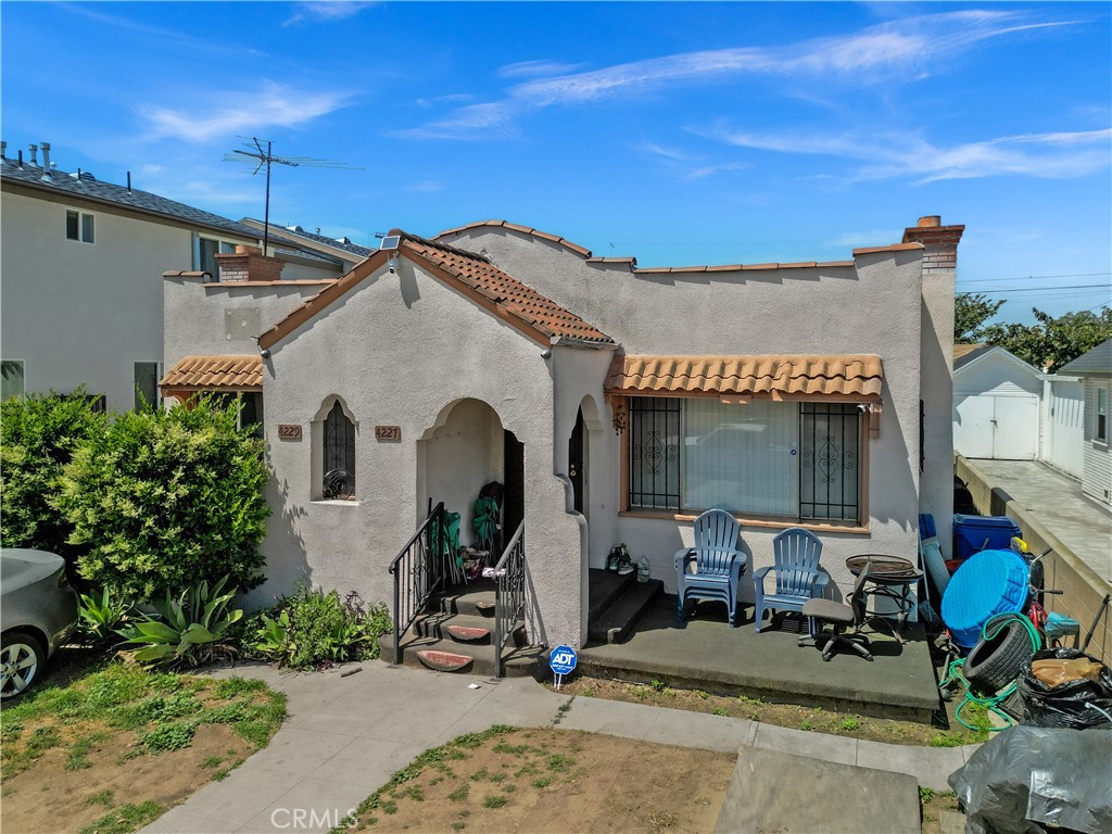 4227 Walton Avenue Property Photo 8