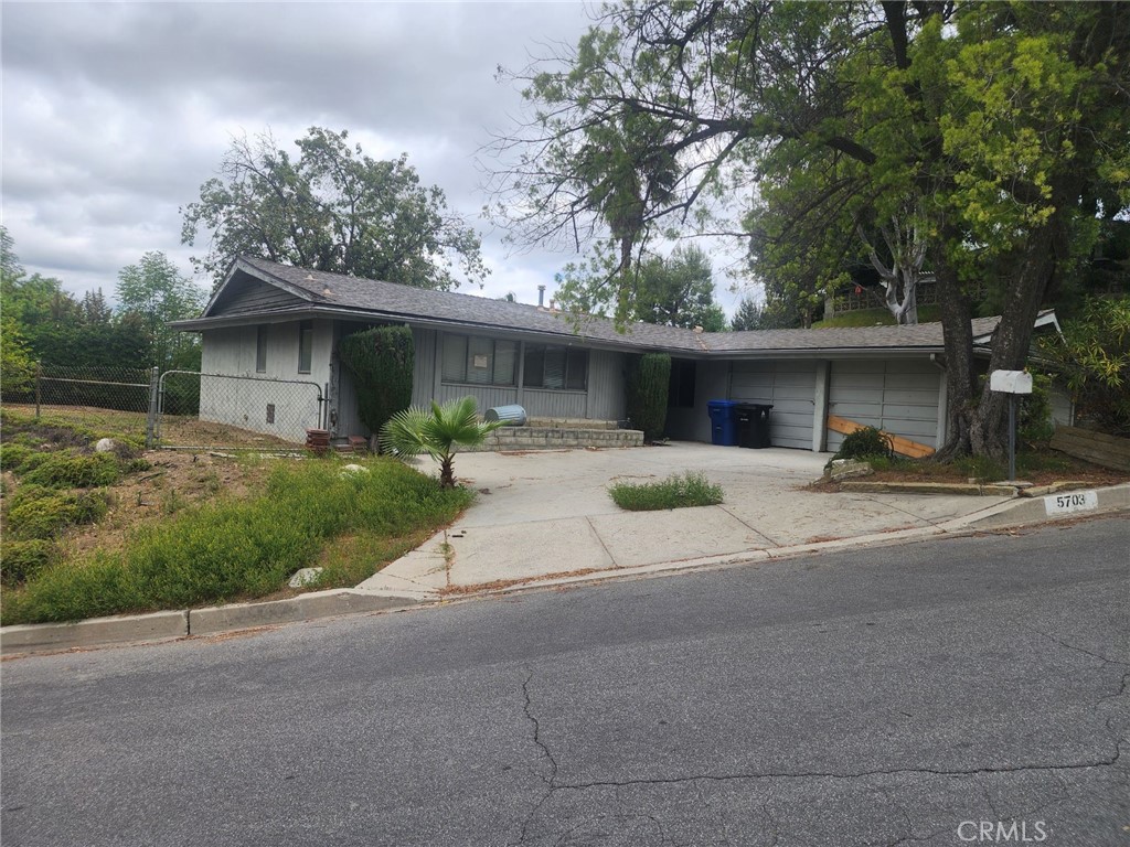 5703 Mcdonie Avenue Property Photo 1