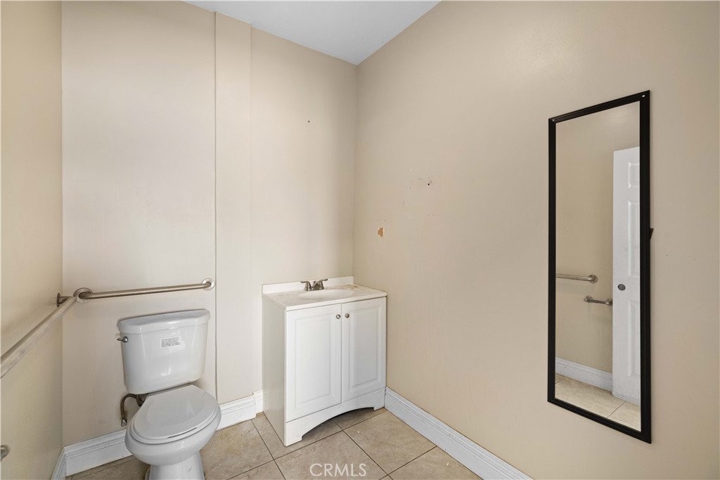 307 W Avenue I Property Photo 5