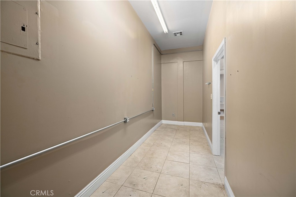 307 W Avenue I Property Photo 12