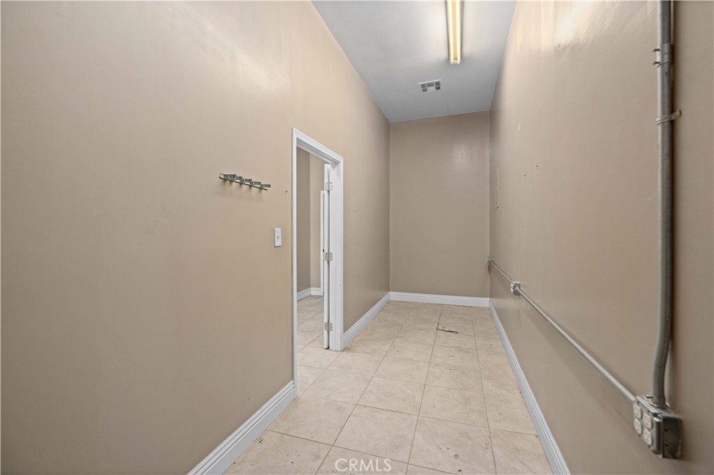 307 W Avenue I Property Photo 13
