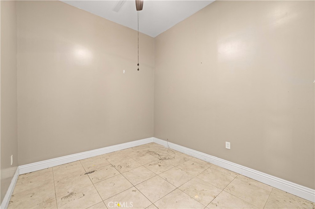 307 W Avenue I Property Photo 14