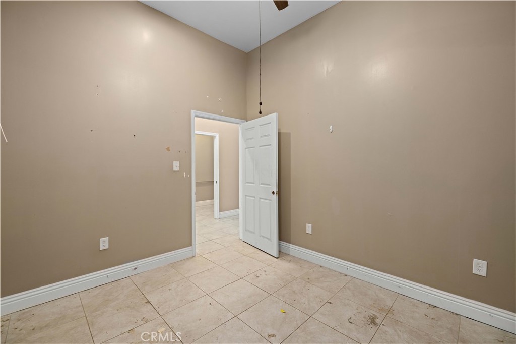 307 W Avenue I Property Photo 15