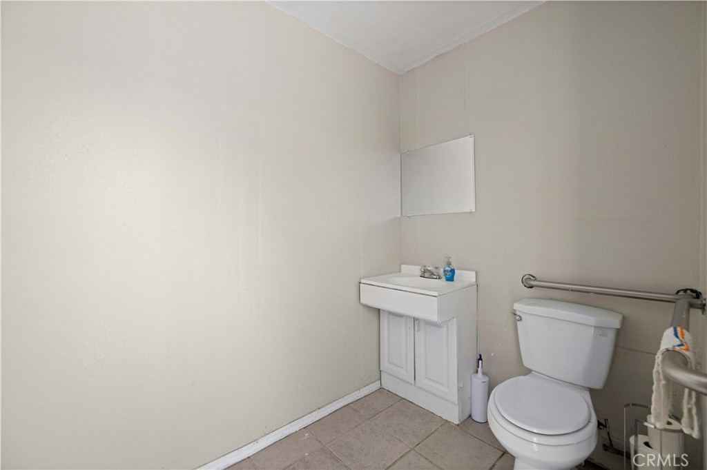 307 W Avenue I Property Photo 16