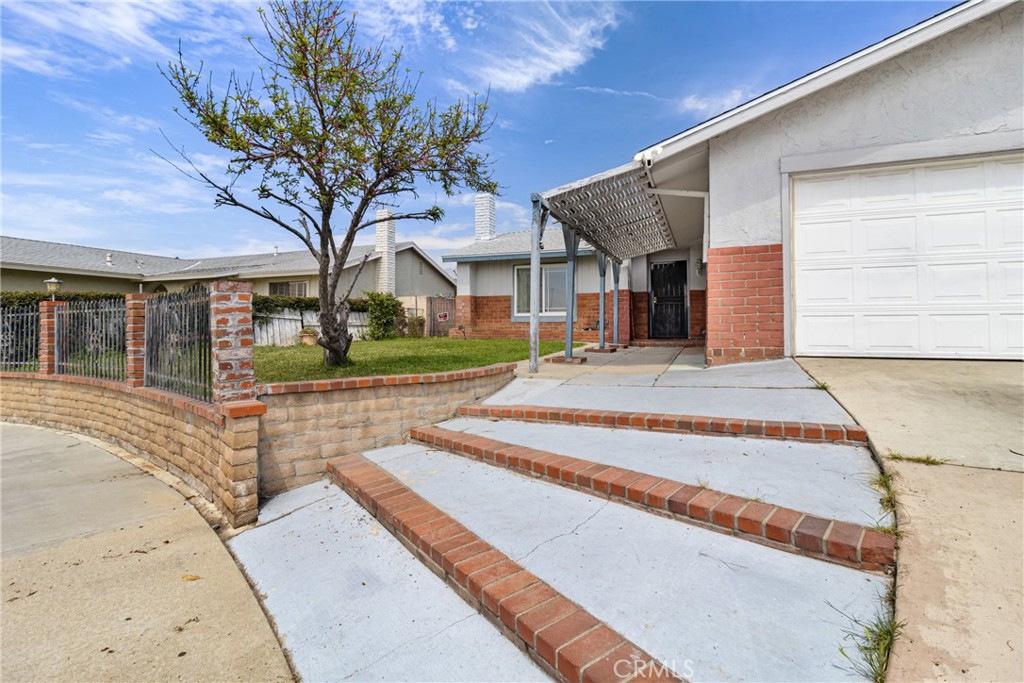 9684 Hemlock Street Property Photo 3