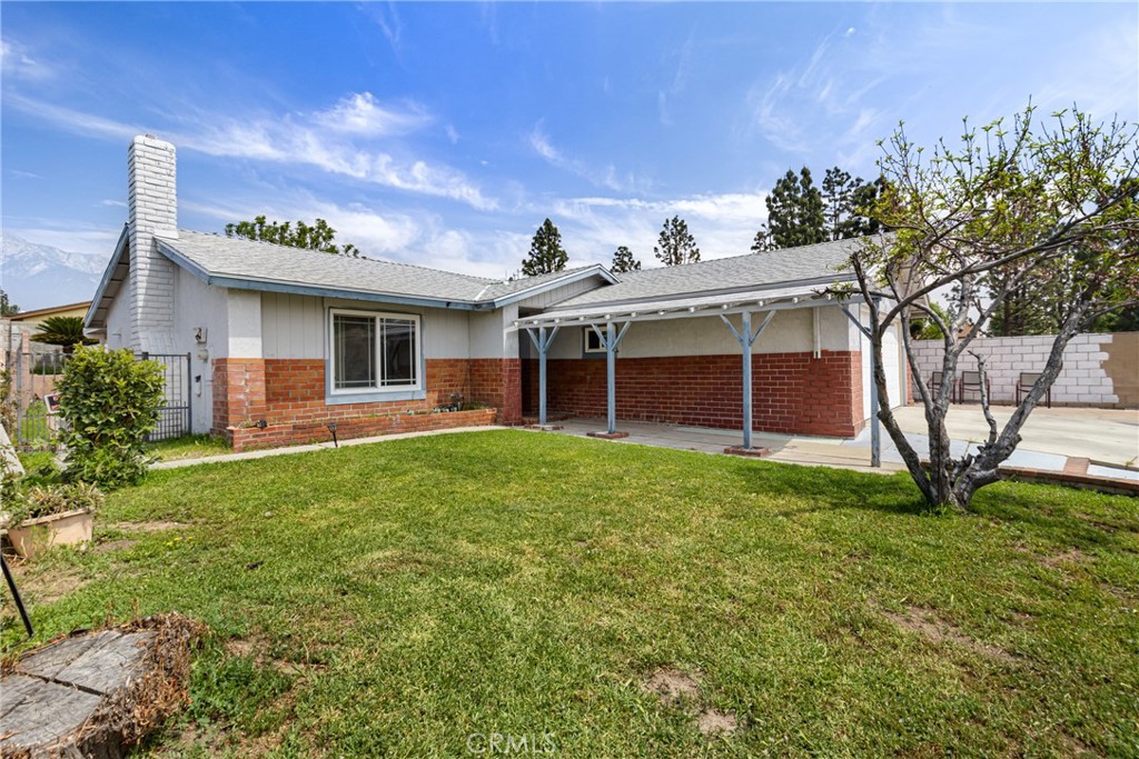 9684 Hemlock Street Property Photo 4
