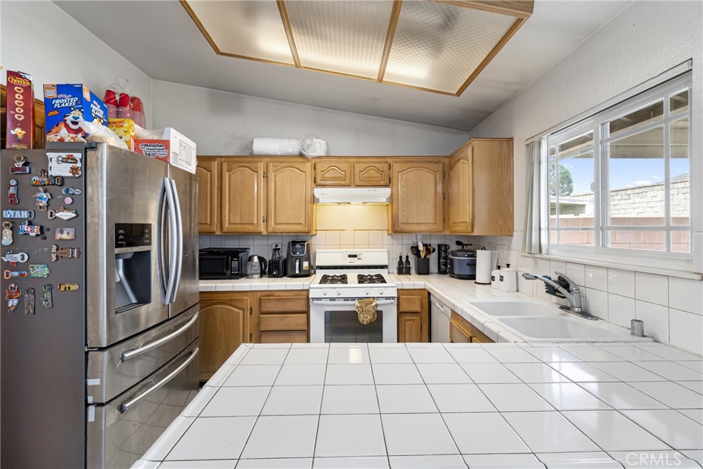 9684 Hemlock Street Property Photo 10